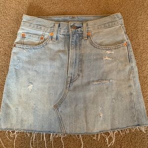 Levi’s denim skirt size 24